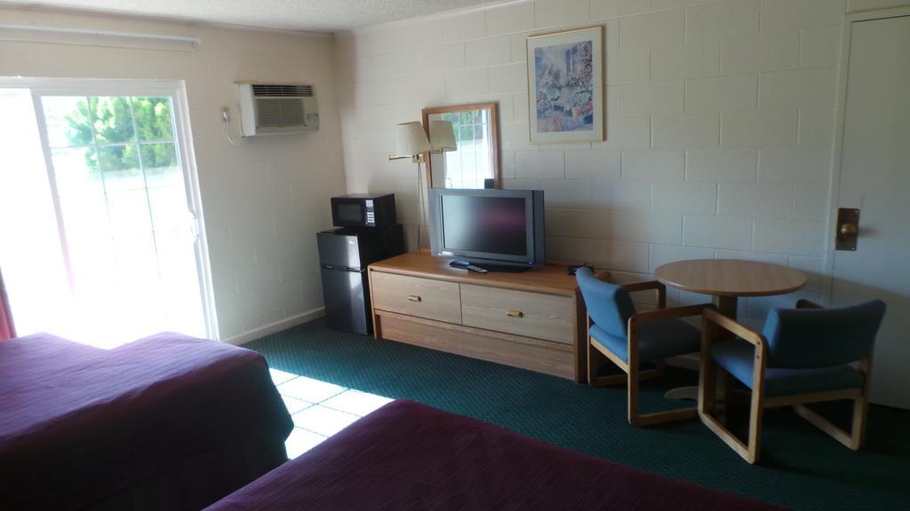 Relax Inn Yreka Exterior photo