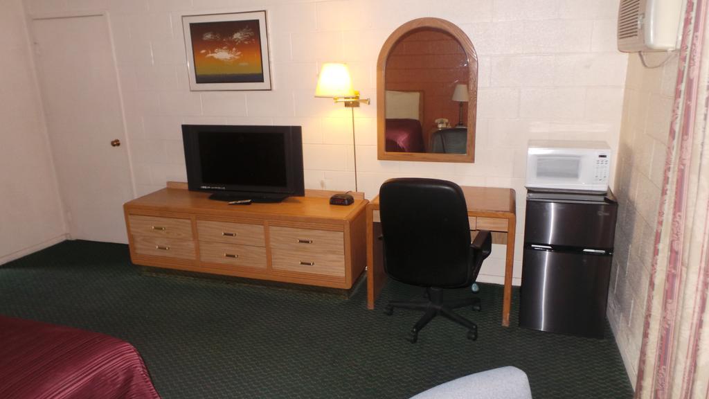 Relax Inn Yreka Exterior photo