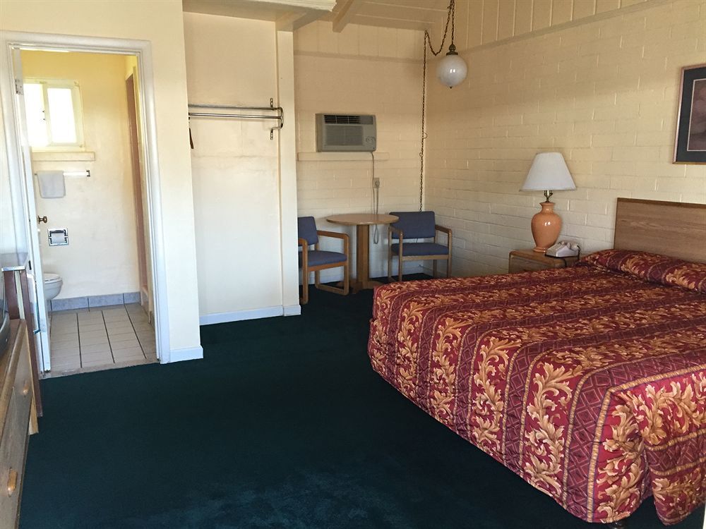 Relax Inn Yreka Exterior photo