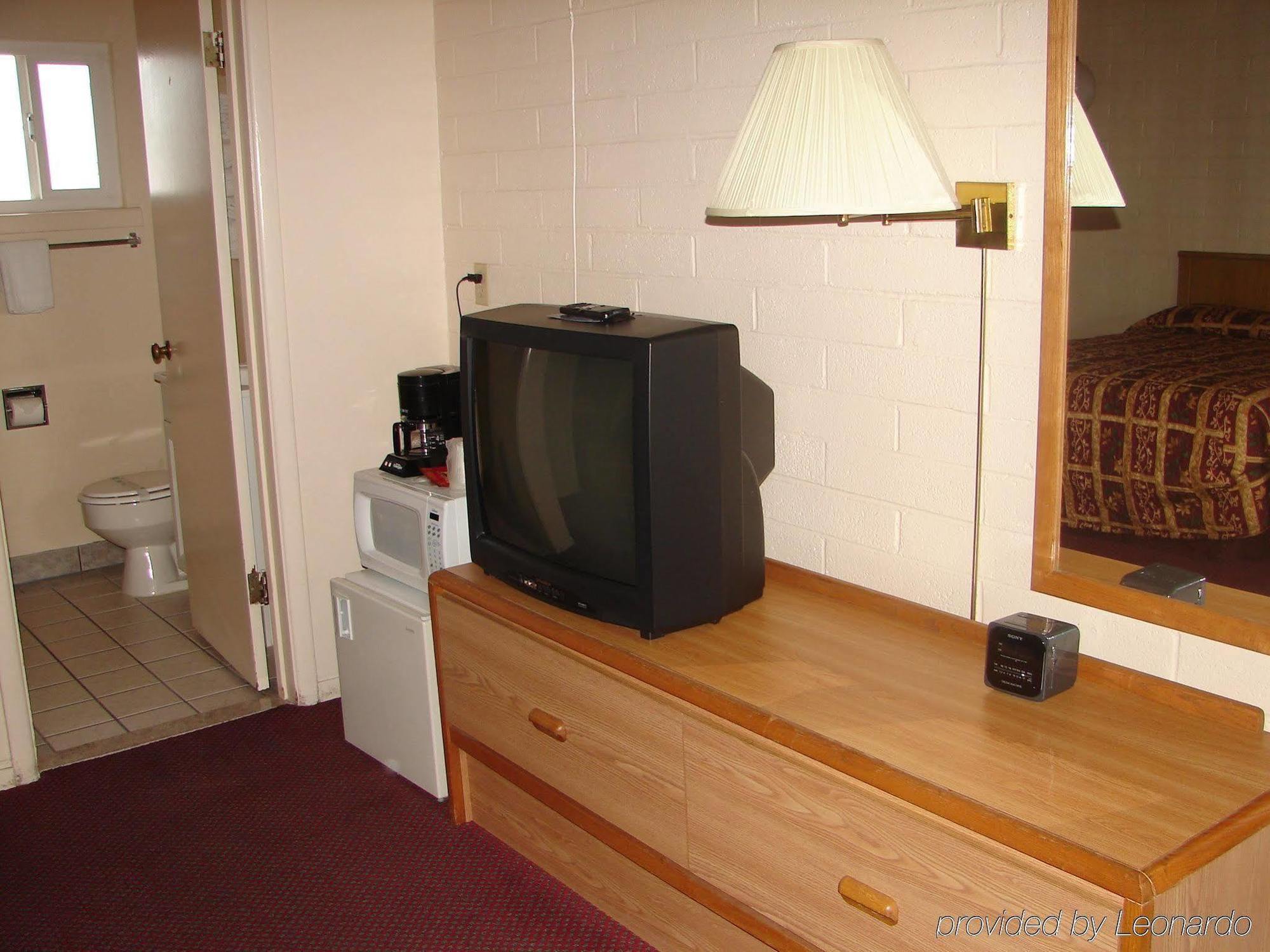 Relax Inn Yreka Room photo