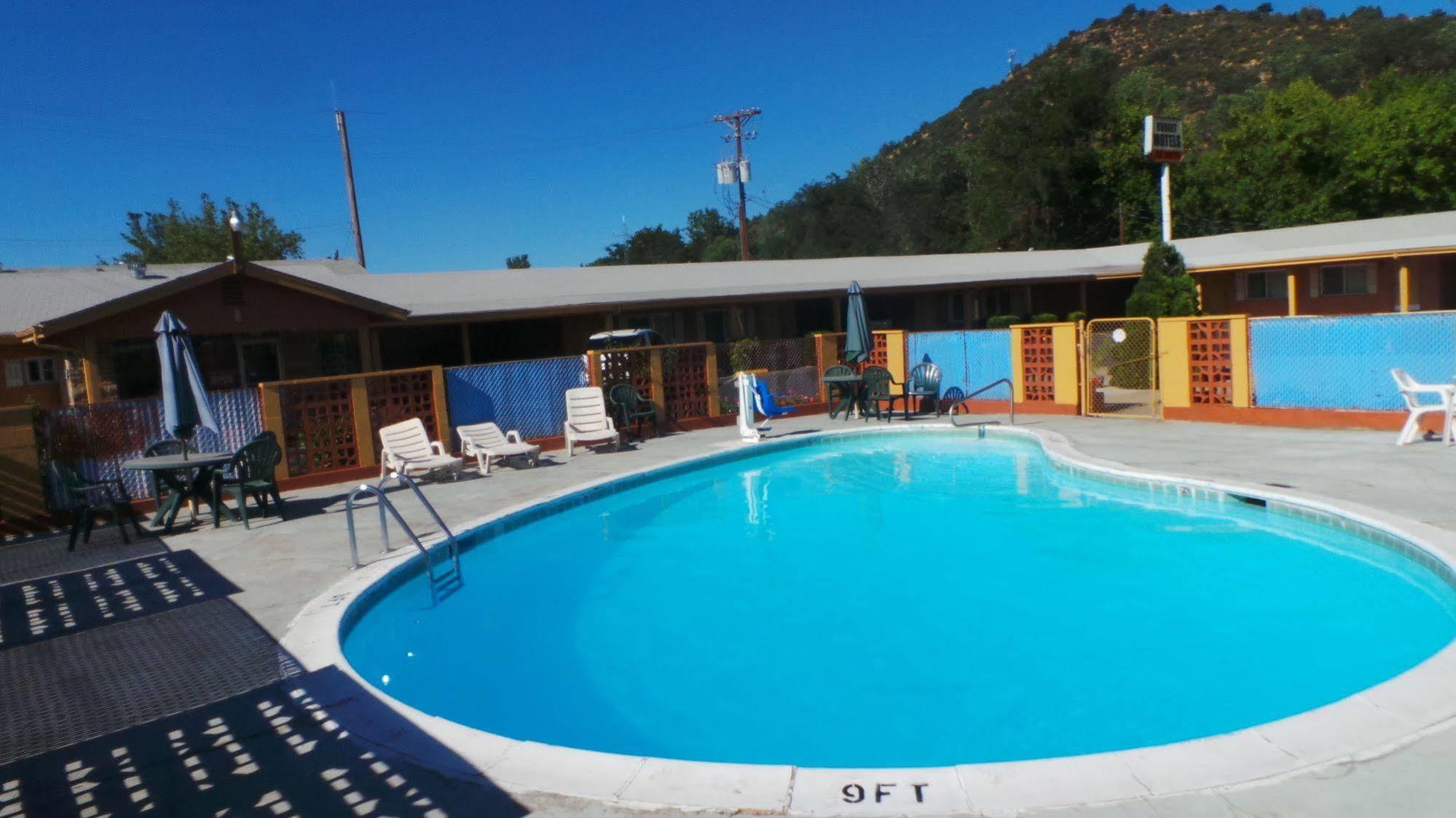 Relax Inn Yreka Exterior photo