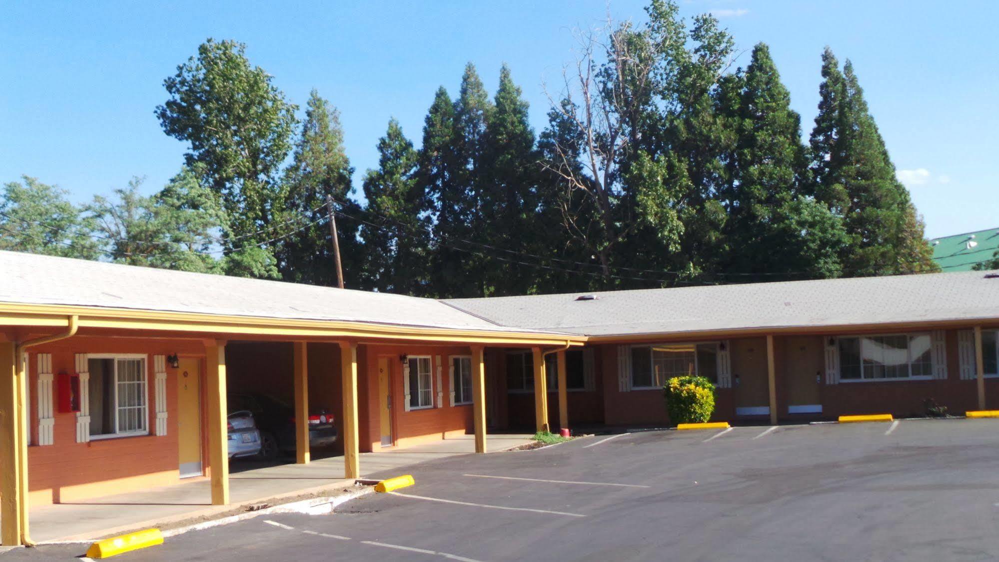 Relax Inn Yreka Exterior photo